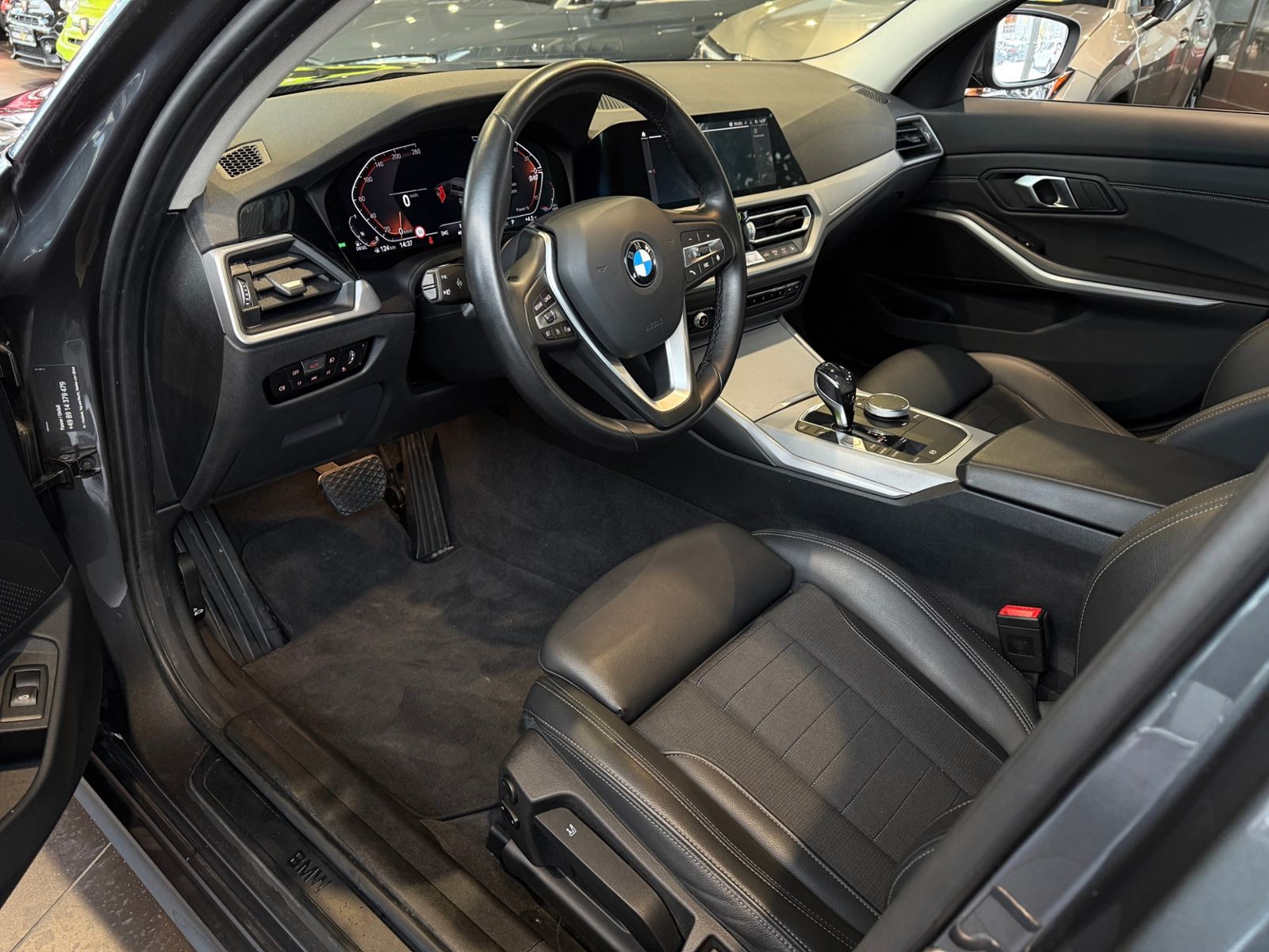 Fahrzeugabbildung BMW 320d Touring Advantage LED NAV SHZ ALU