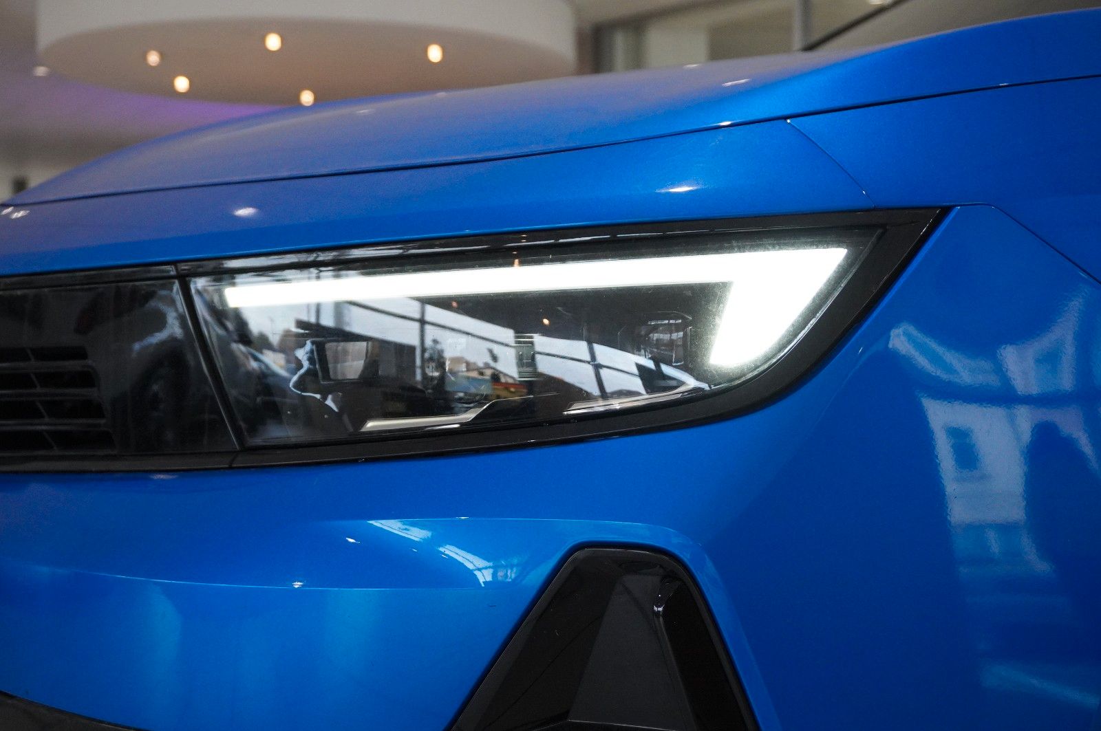 Fahrzeugabbildung Opel Astra ST 1.2T ULTIMATE NAVI/LED/PANO./SPORT/DAB+