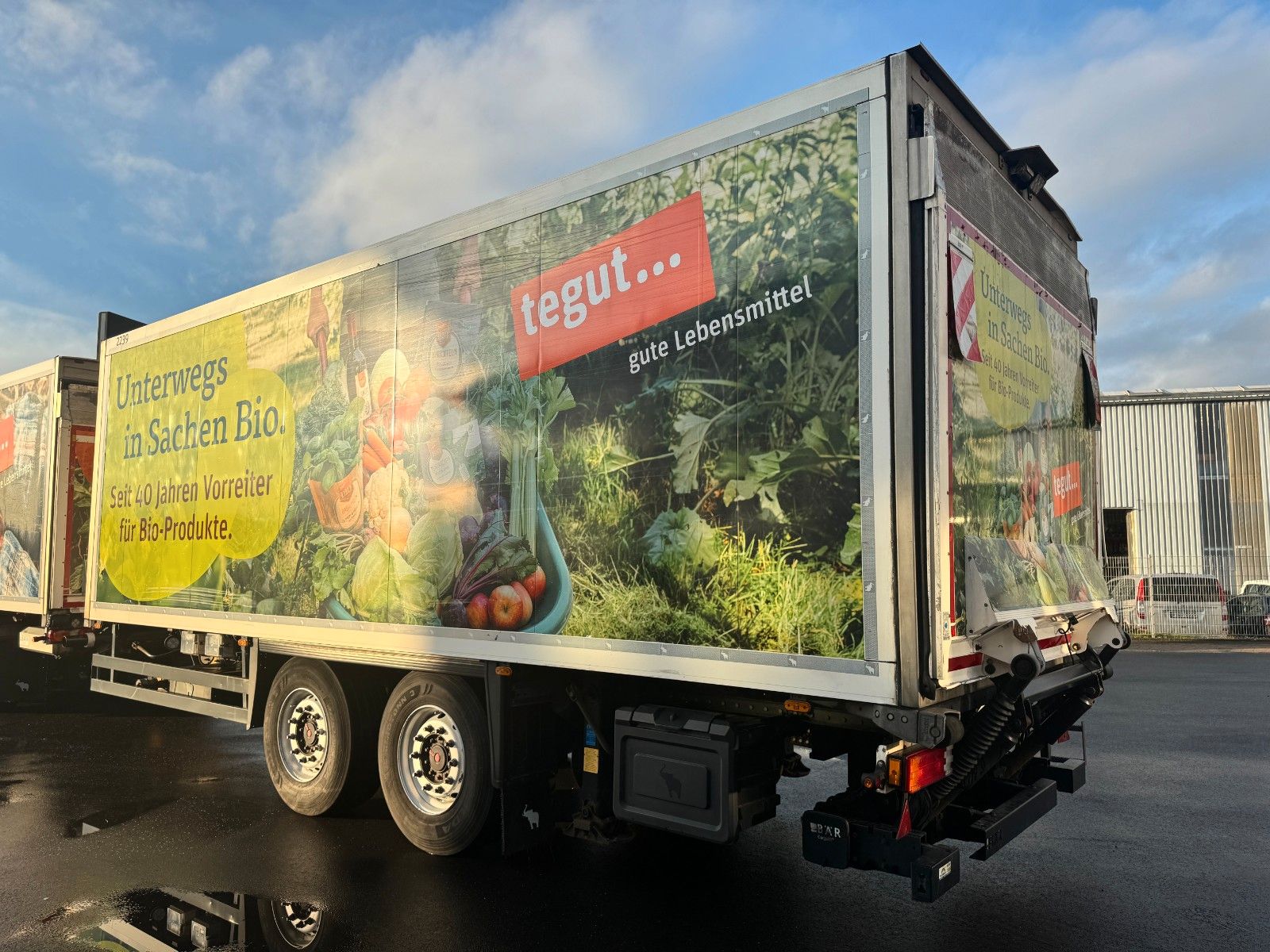 Fahrzeugabbildung Schmitz Cargobull Carrier Supra 950U LBW 2.000kg Durchlade SAF