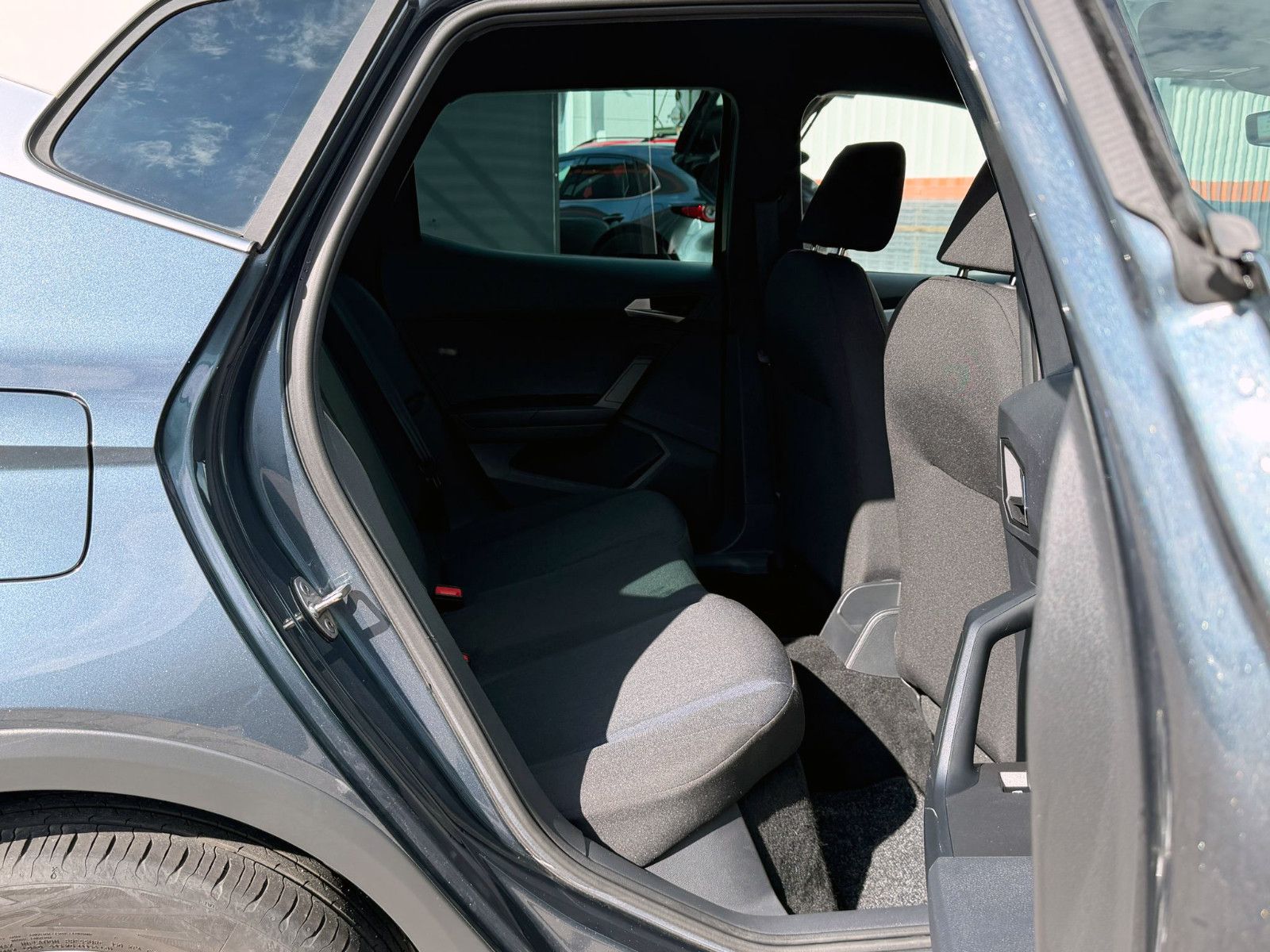 Fahrzeugabbildung SEAT Arona 1.0 TSI DSG FR ACC LED NAV KAM PDC SHZ