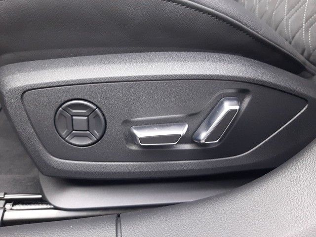 Fahrzeugabbildung Audi S6 Avant TDI quattro AHK Pano HD-Matrix B&O