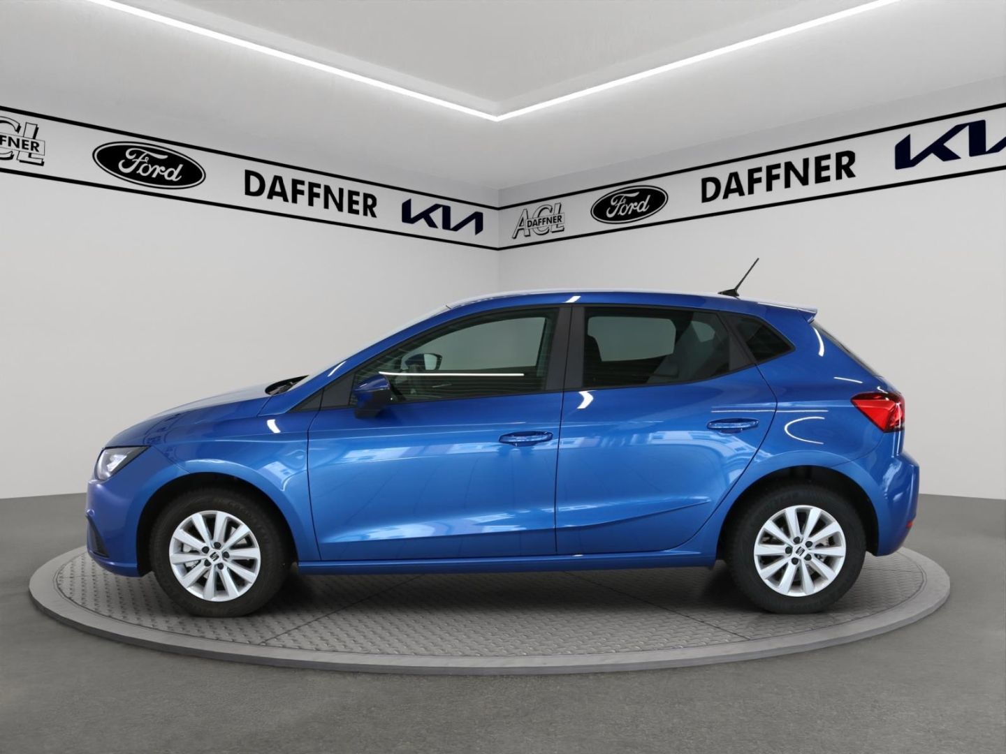 Fahrzeugabbildung SEAT Ibiza Style Navi Kamera LED Klimaautomatik Alu