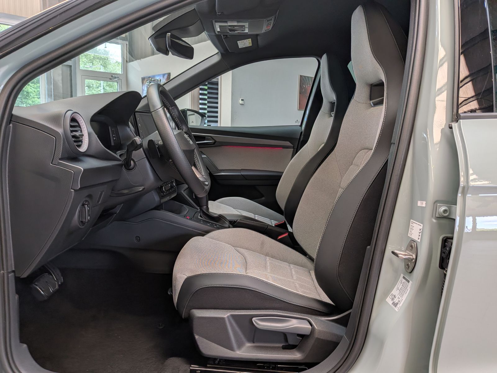Fahrzeugabbildung SEAT Arona 1.5 TSI FR Black Editio*ACC*KAMERA*LED*18"