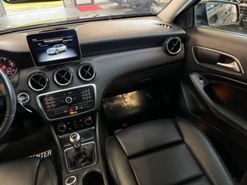 Mercedes-Benz GLA 180 *Kamera*PDC*Navi*Klima*Tempomat*
