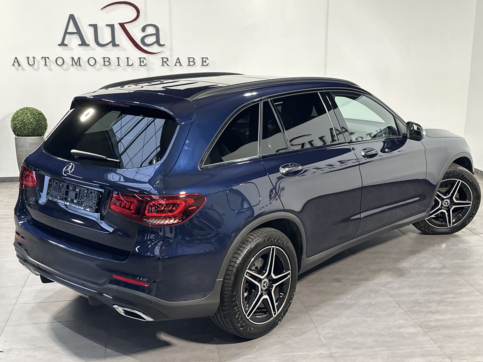 Fahrzeugabbildung Mercedes-Benz GLC 200d 4M AMG-Line NAV+LED+AHK+HUD+PANO+ACC+PP