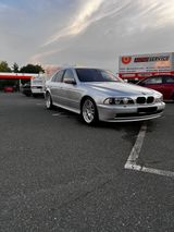 BMW 525i E39 - BMW 525: E39 525i