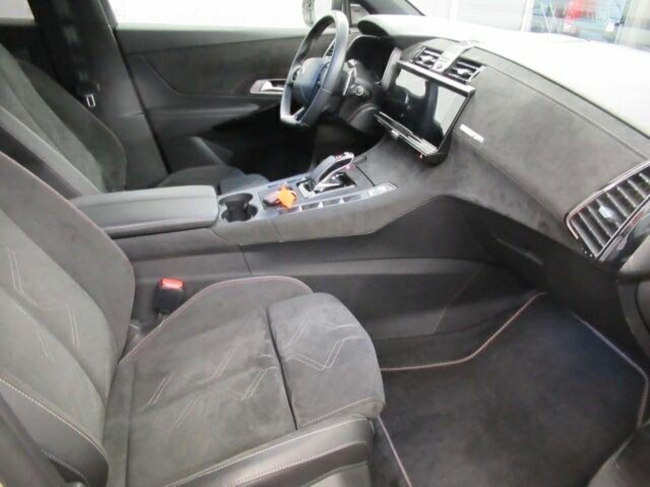 Fahrzeugabbildung DS Automobiles DS7 Crossback E-Tense 225 Performance Line+ Foca