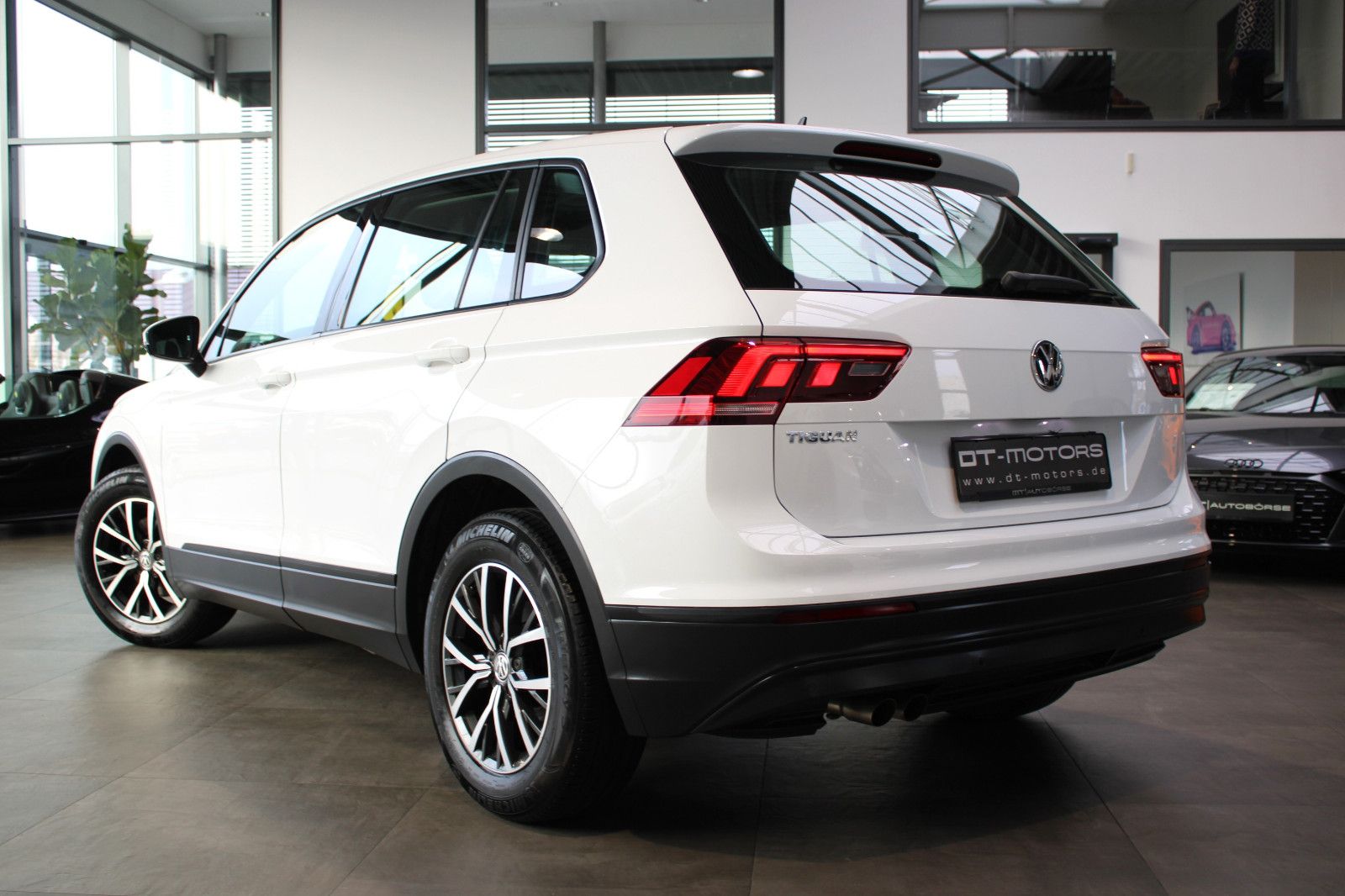 Volkswagen TIGUAN 1.5 TSI ACT + CARPLAY + 8-FACH + 1.HAND! foto 16