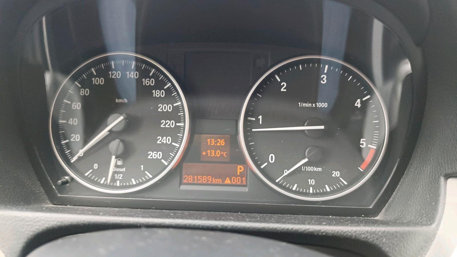 BMW 320 2009 — photo 5