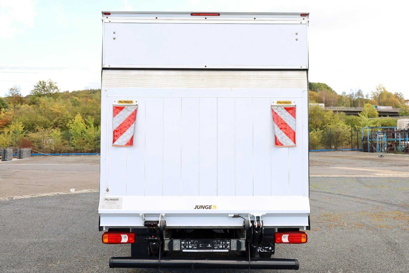 Fahrzeugabbildung Iveco Daily 35C16 ,Daily,KOFFER / LBW-6, Ladebordwand