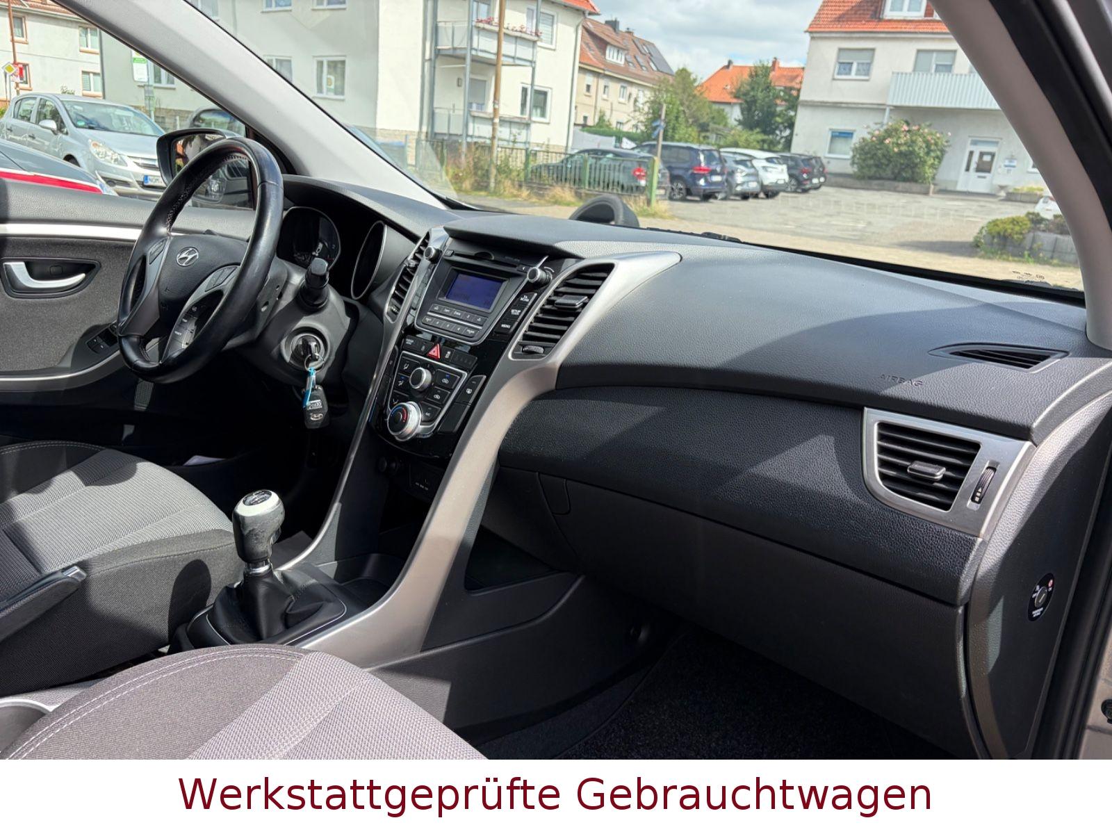 Hyundai i30 2013 — photo 15