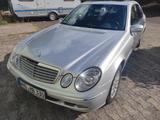 Mercedes-Benz TOP   E 200 KOMPRESSOR AVANTGARDE  - Mercedes-Benz E 200 mit Benzin-Antrieb: Luftfederung, Limousine