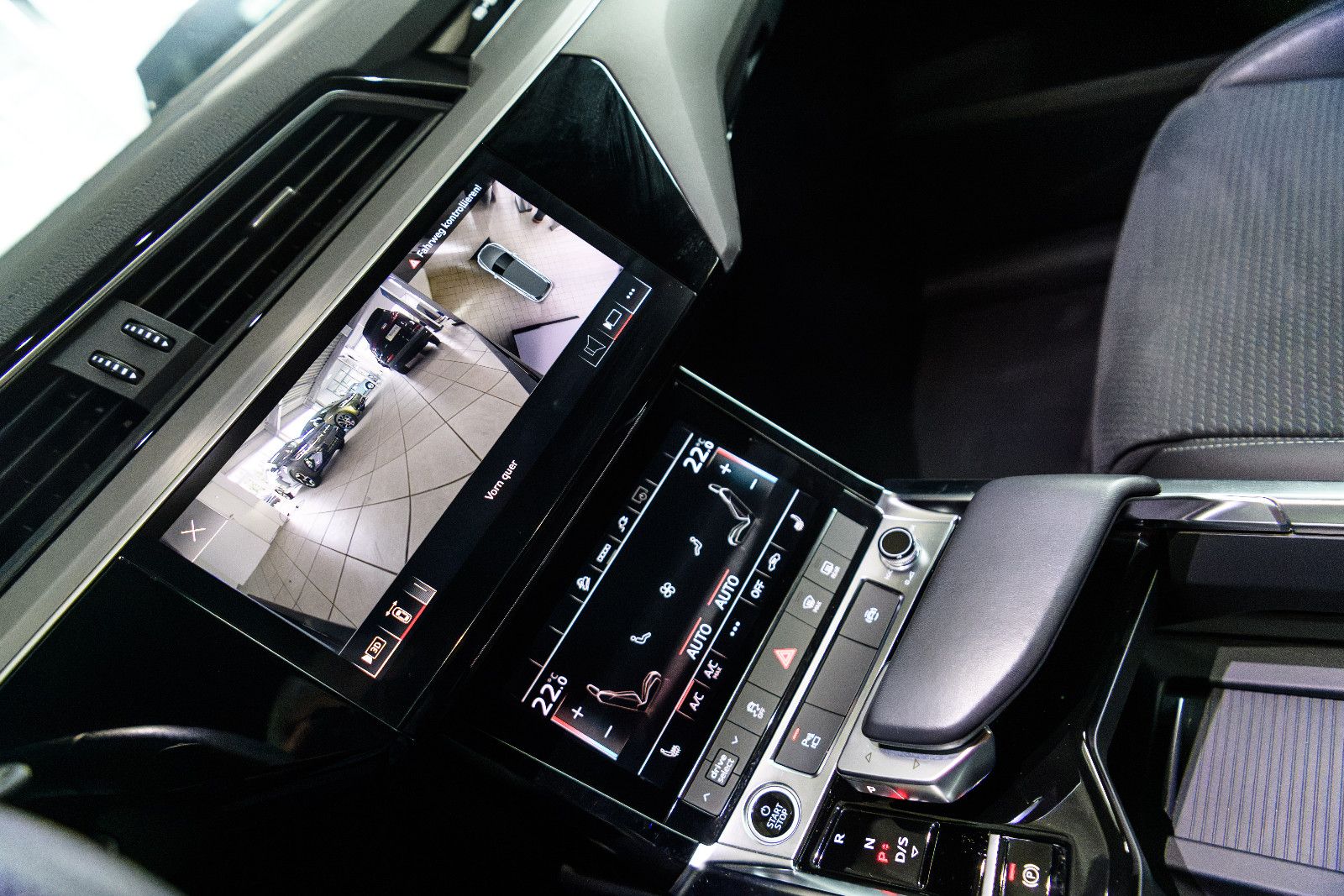 Fahrzeugabbildung Audi e-tron 55 quattro S line NAVI+LED+SZH