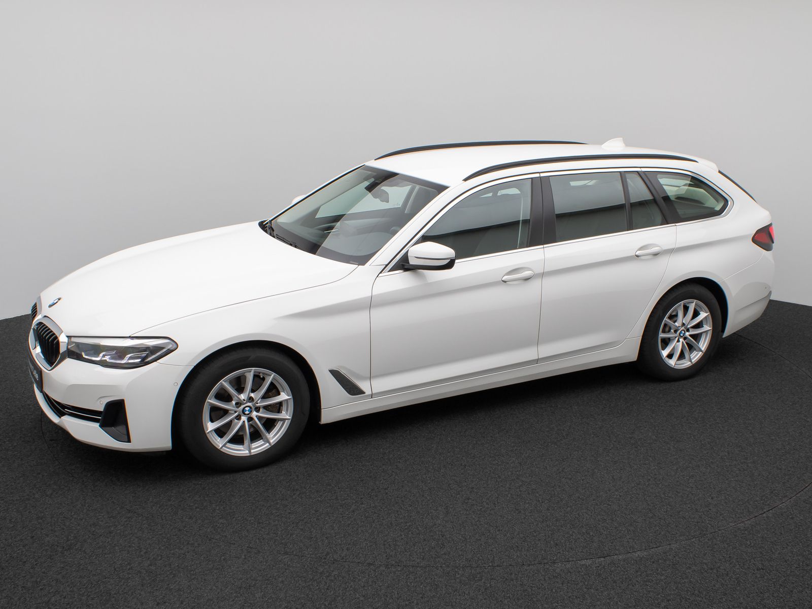 Fahrzeugabbildung BMW 520d Kamera DAB Leder 4xKlima AHK Alarm Sport