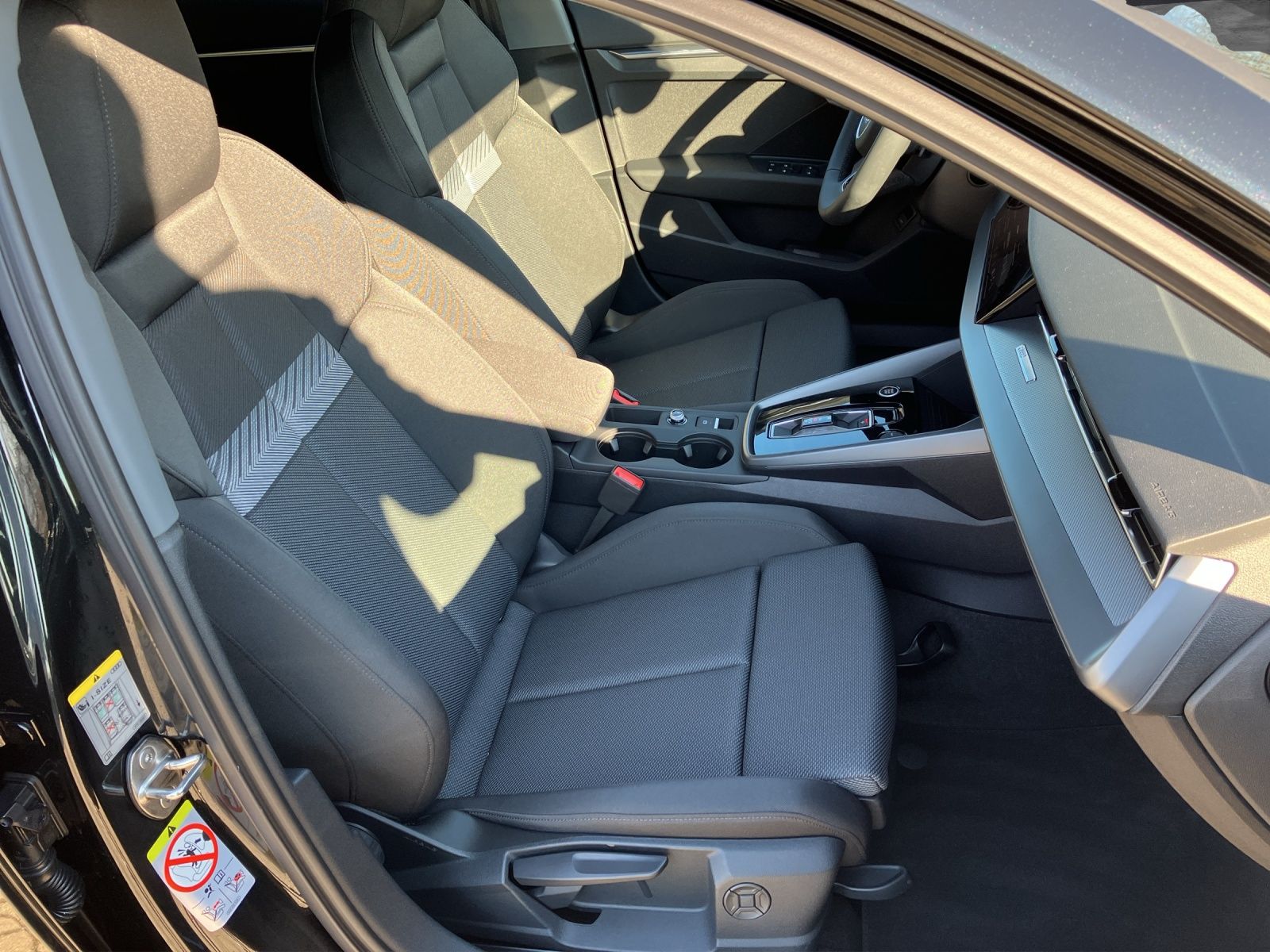 Fahrzeugabbildung Audi A3 Sportback 35 TDI advanced S tronic  LED  Navi