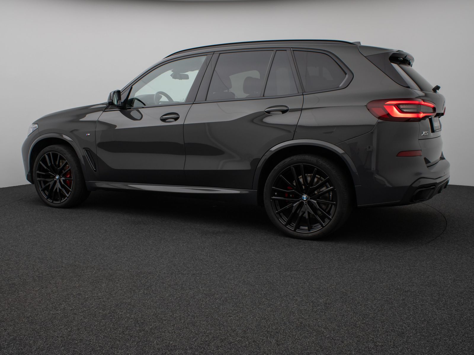 Fahrzeugabbildung BMW X5 xD40d M Sport B&W SoftClose Panorama HUD Voll