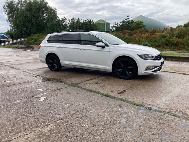 VW Passat Variant 1.6 TDI SCR DSG Business Vari...