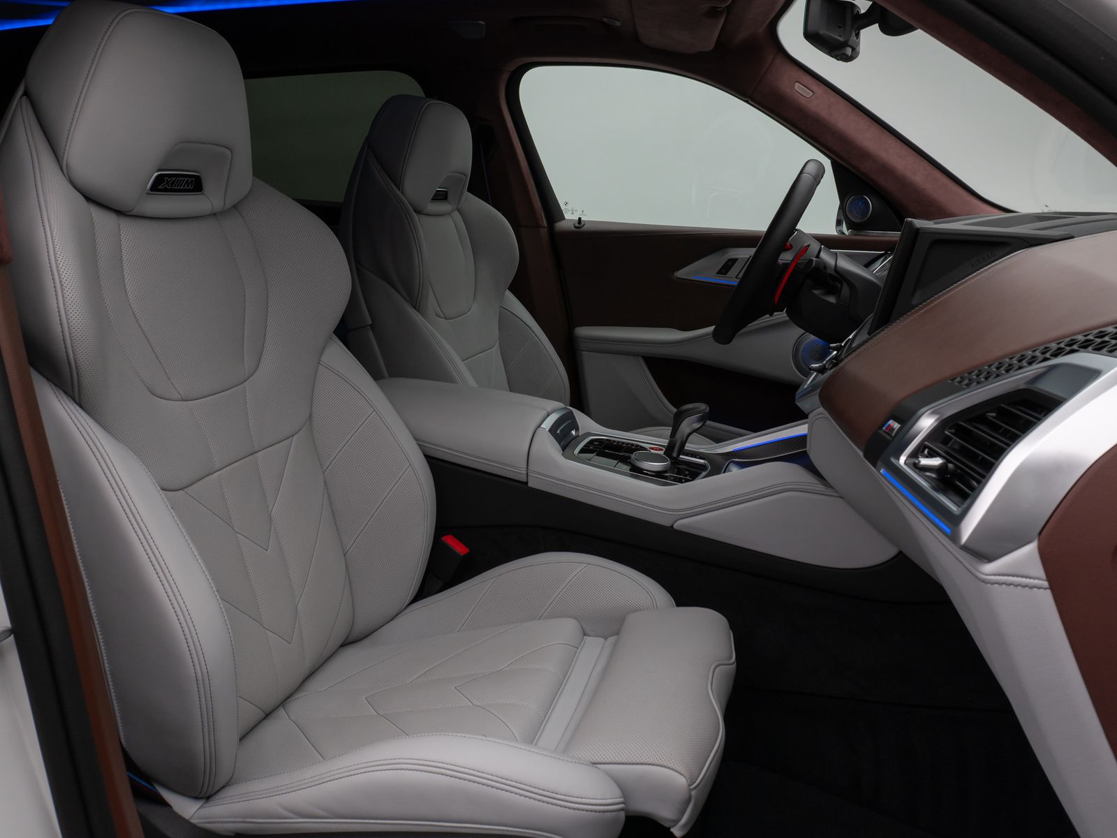 Fahrzeugabbildung BMW XM Individual M Sitze DAB B&W Massage SoftClose