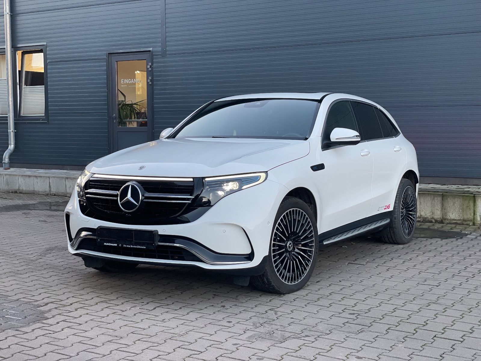 MERCEDES-BENZ EQC 400 4Matic 3x AMG Paket+Multibeam LED+