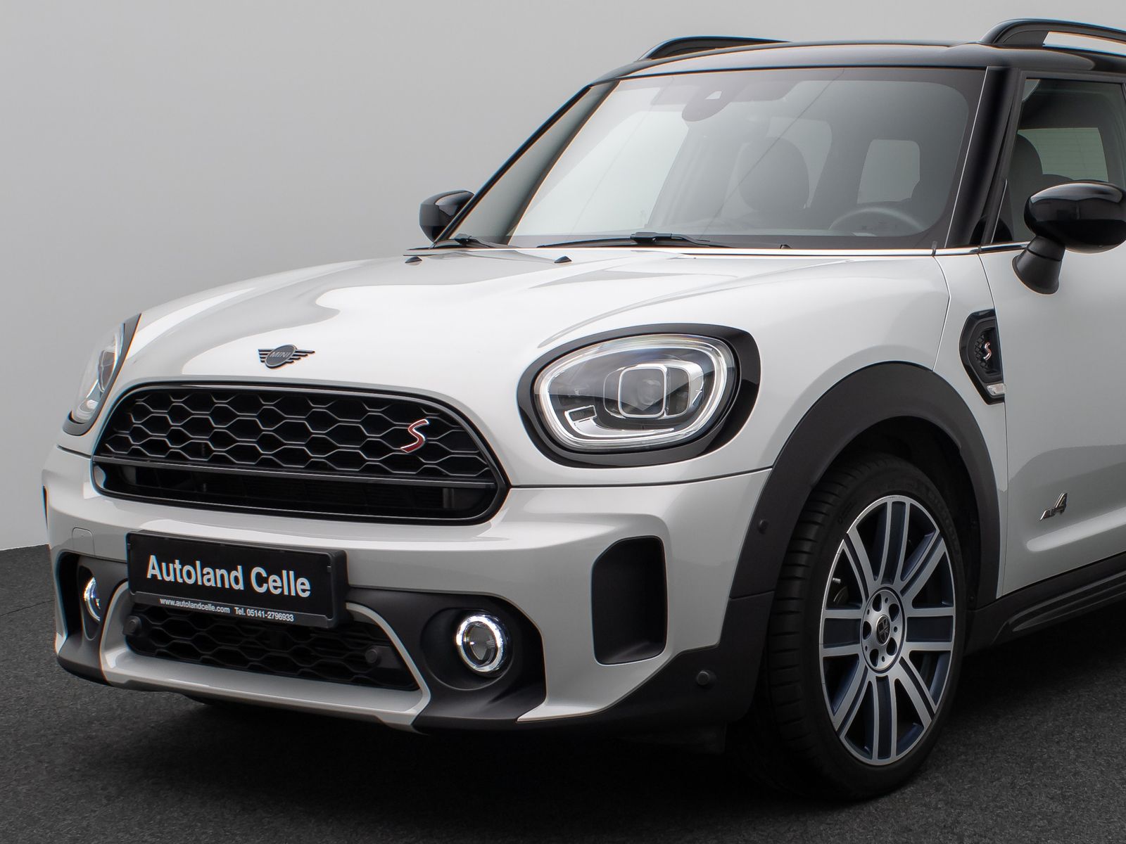 Fahrzeugabbildung MINI Cooper SD Countryman ALL4 HUD DAB Kamera 19Zoll