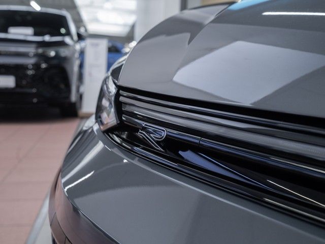 Golf Variant R-Line eTSI DSG Black-Style Pano AH