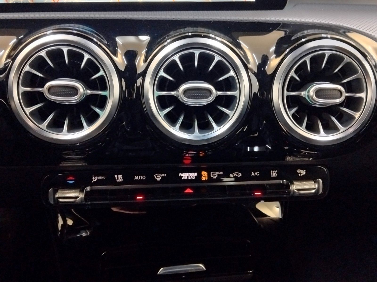 Mercedes-Benz CLA Shooting Brake (06/2026, Benzin)