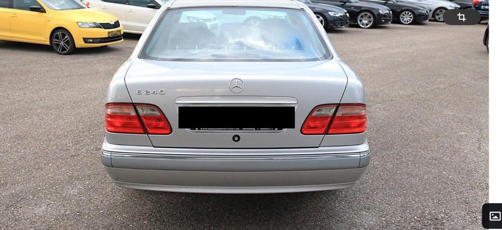 Mercedes-Benz E 240