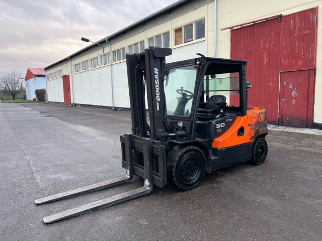 Doosan D50SC-5 Diesel - Seitenschieber - Mit Waage