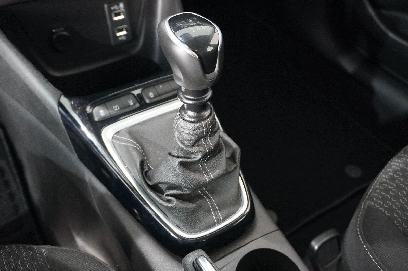 Fahrzeugabbildung Opel Crossland (X) 1.5D EDITION NAVI/LED/KAMERA/DAB+