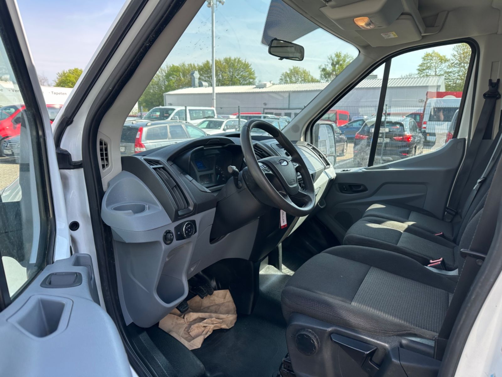 Fahrzeugabbildung Ford Transit Pritsche 310 L2 Doppelkabine*AHK*6 Sitze