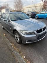 BMW e91 320i Facelift - BMW 320: 320i E91