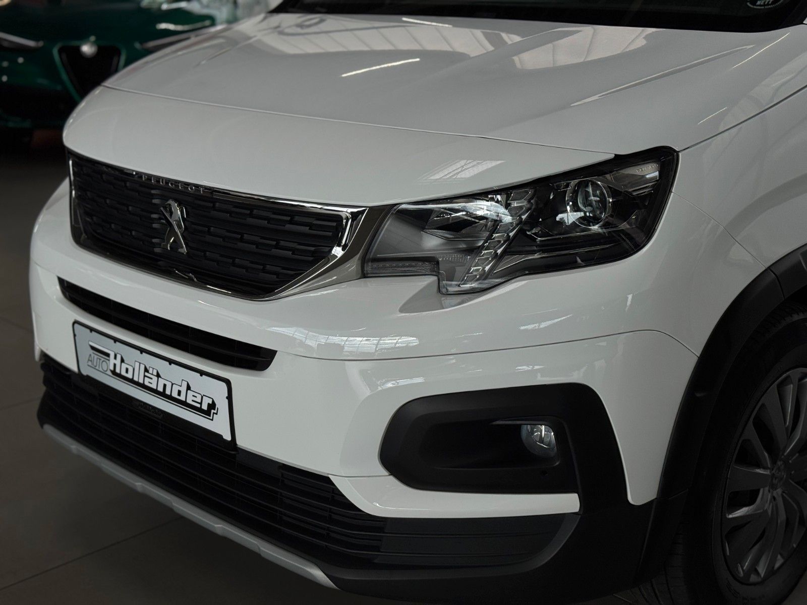 Fahrzeugabbildung Peugeot Rifter 1.5 HDI Allure AHK Klima Drive-Assist-Pak