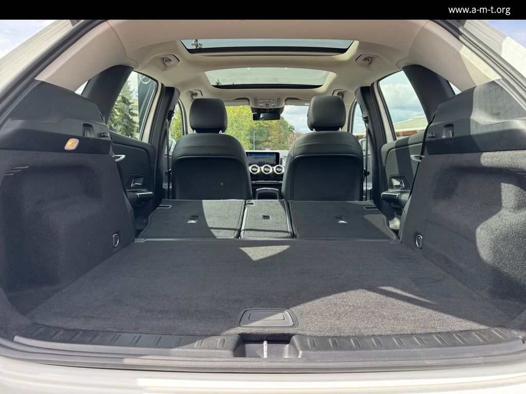 MERCEDES-BENZ GLA 200