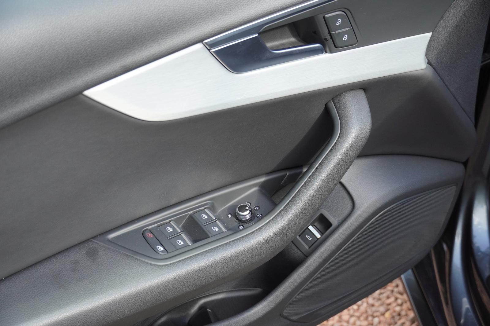 Audi A4 2.0 TFSI S-tronic S-Line LED ACC Navi Kamera