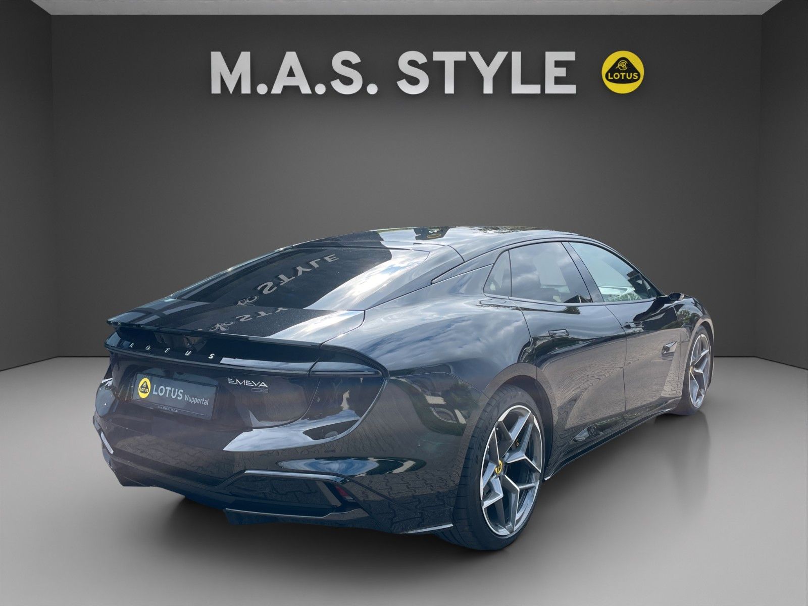 Fahrzeugabbildung Lotus Emeya 600 Sport SE Innen Gold Carbon Sitzschalen