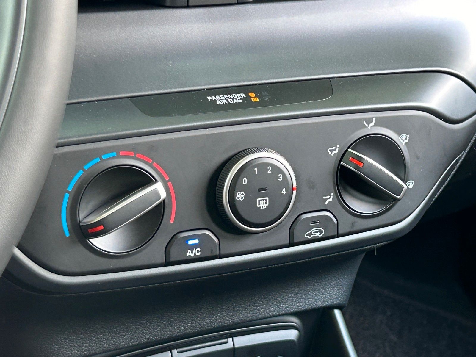 Fahrzeugabbildung Hyundai i20 1.0 T-GDI 48V Trend *Navi*CarPlay*RFKamera*