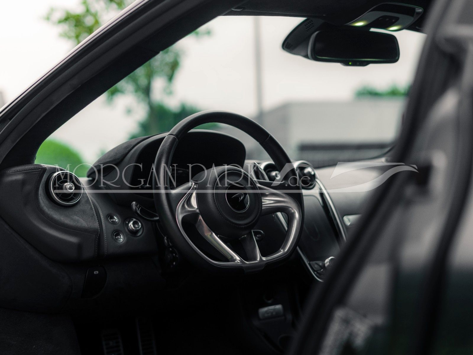 Fahrzeugabbildung McLaren GT *Storm Grey Metallic* + MwSt. + Sportauspuff