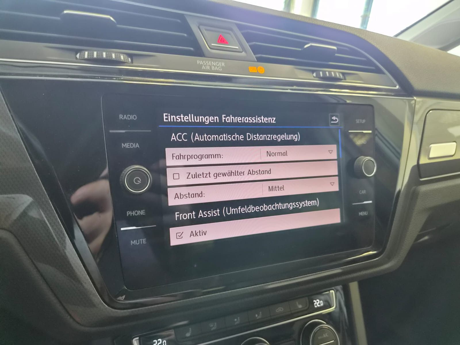 Fahrzeugabbildung Volkswagen Touran IQ.DRIVE / 1. HAND / MWST