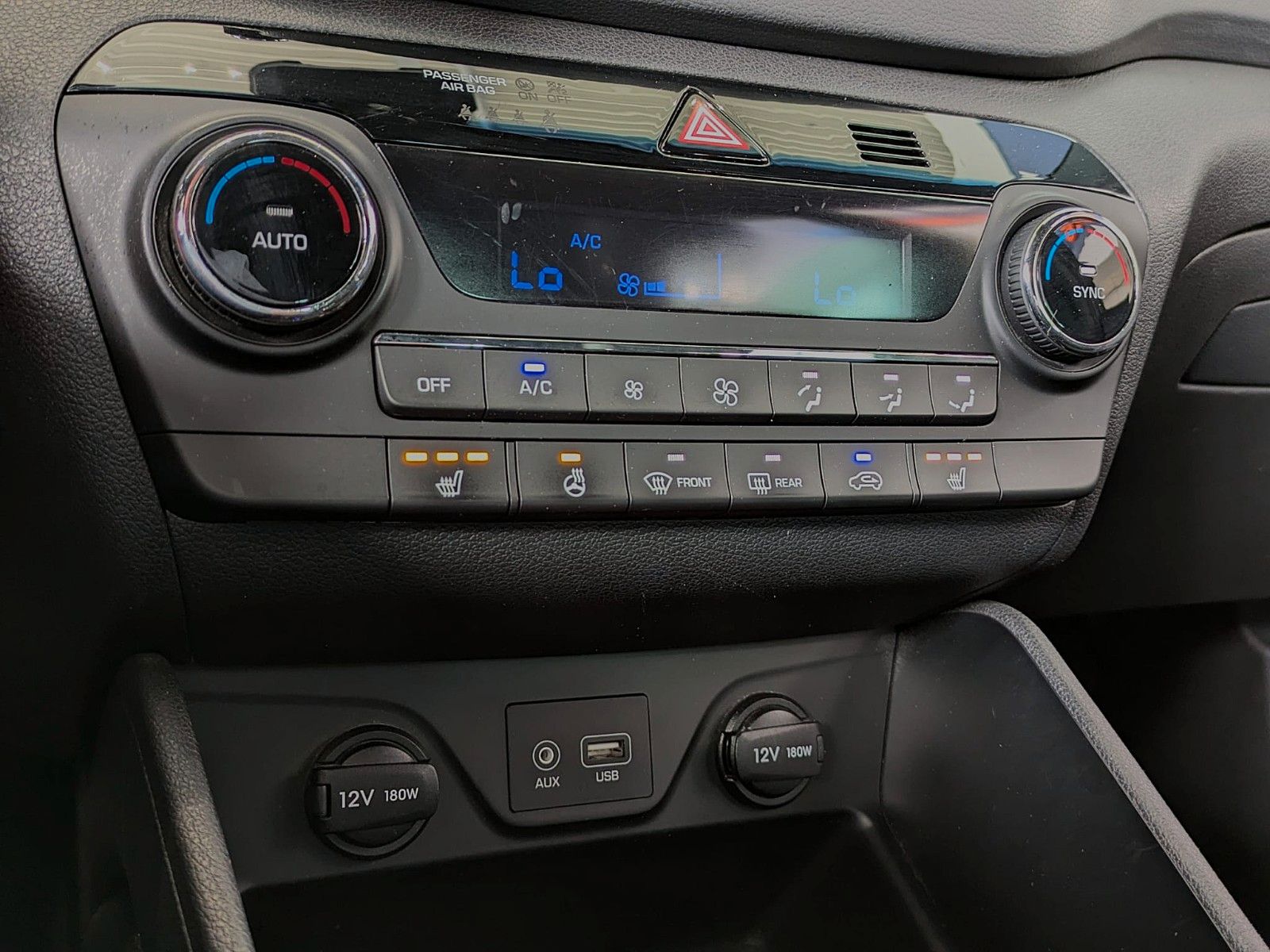 Fahrzeugabbildung Hyundai TUCSON 1.6i DTC PASSION SITZHZ ANDROID NAVI CAM