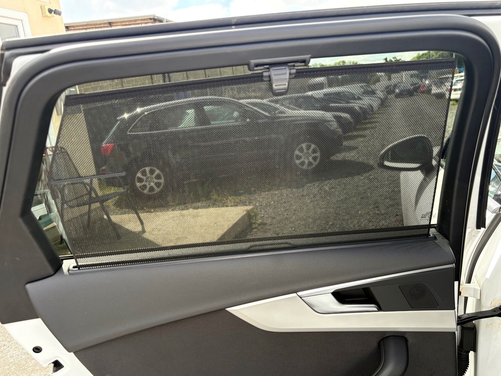 Fahrzeugabbildung Audi A4 Avant 35 TDI basis Navi AHK 1.HAND LED SPORTS