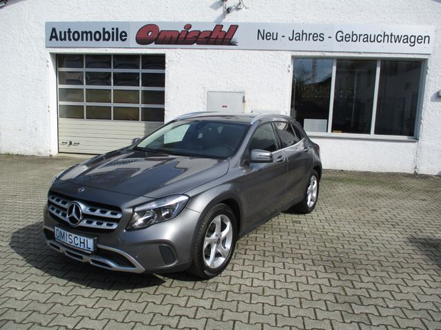 Mercedes-Benz GLA 200 Urban PDC SHZ NAVI