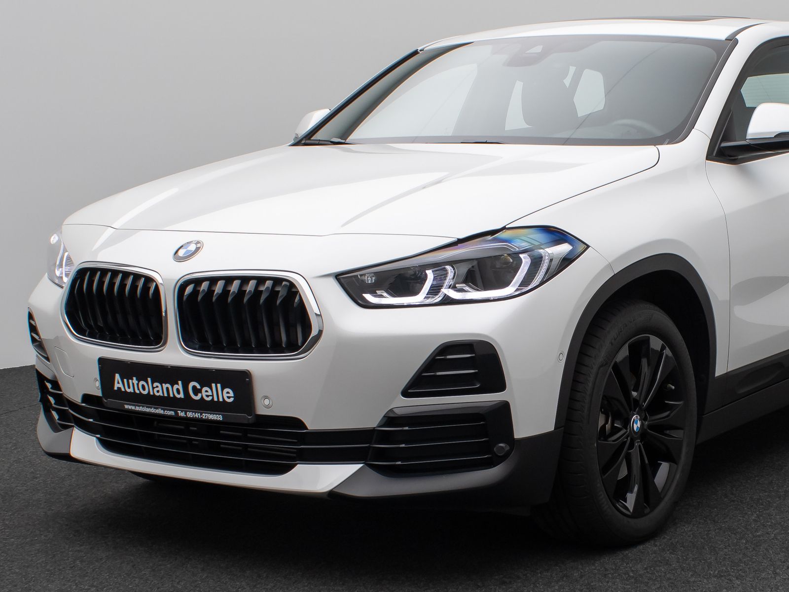 Fahrzeugabbildung BMW X2 sD18i Panorama Kamera DAB HiFi Komfort MSport