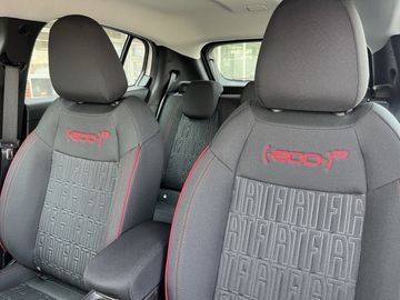 Fiat 600e Red LED KAMERA NAVI PDC CARPLAY KLIMA