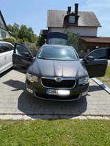 Skoda Superb 1.8 TSI DSG Ambiente Automatik - Skoda Superb mit Benzin-Antrieb: Limousine, 1.8