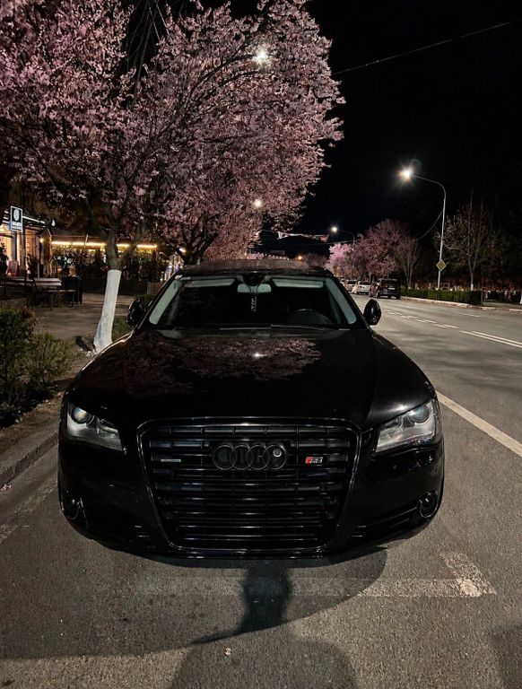 Image of Audi S8