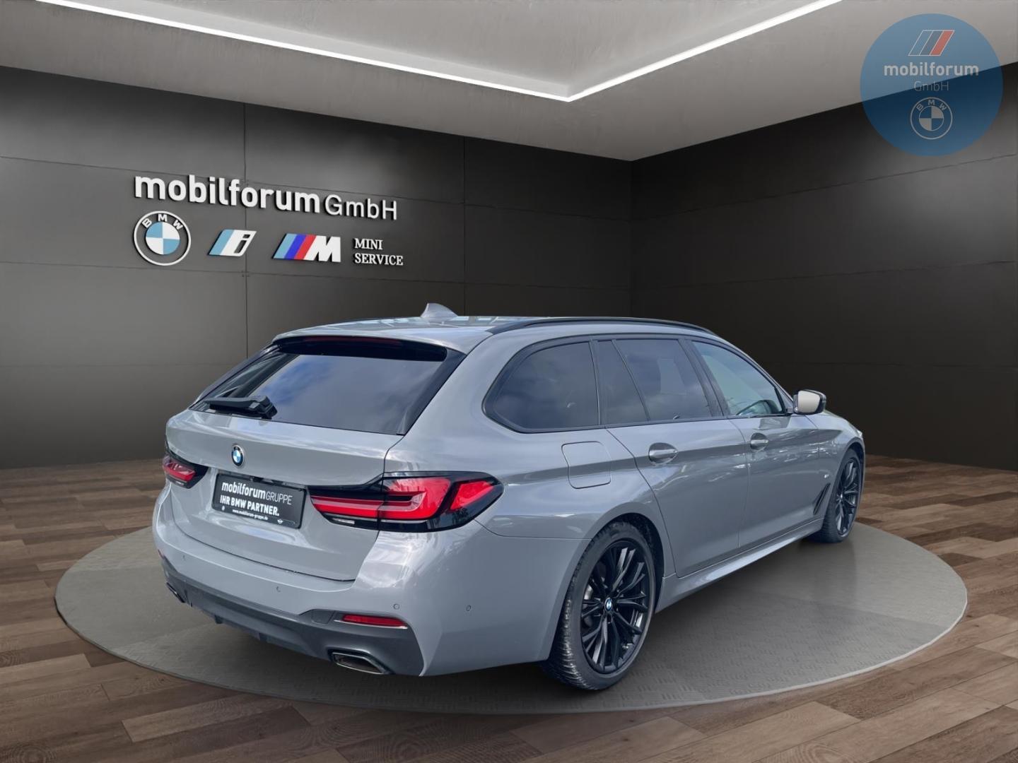 BMW 520 d M-Sport ACC HUD HiFi Laserlicht Sportsitze