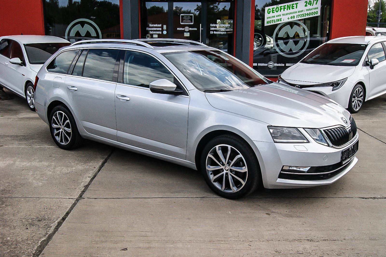 Fahrzeugabbildung SKODA Octavia Combi 4x4 Style 20TDI DSG PANORAMA ANHZV