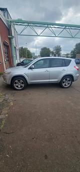 Toyota RAV 4 2,2-l-D-4D 4x4 Life Automatik Life - gebrauchte Toyota RAV 4 aus dem Jahr 2010