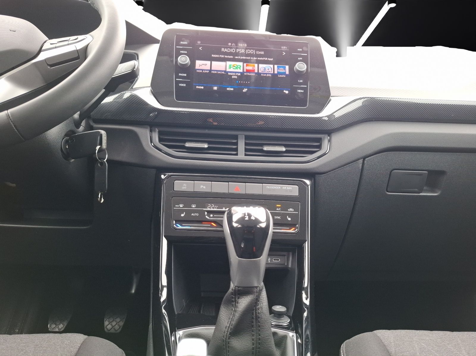 Fahrzeugabbildung Volkswagen T-Cross TSI Life LED AID ACC APP SH PDC LM