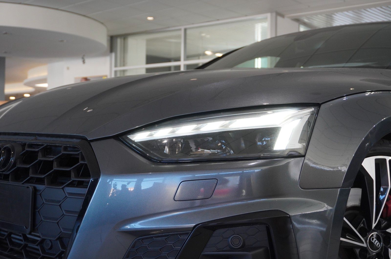 Fahrzeugabbildung Audi A5 Sportback 45 TFSI QUATTRO S-LINE NAVI/MATRIX